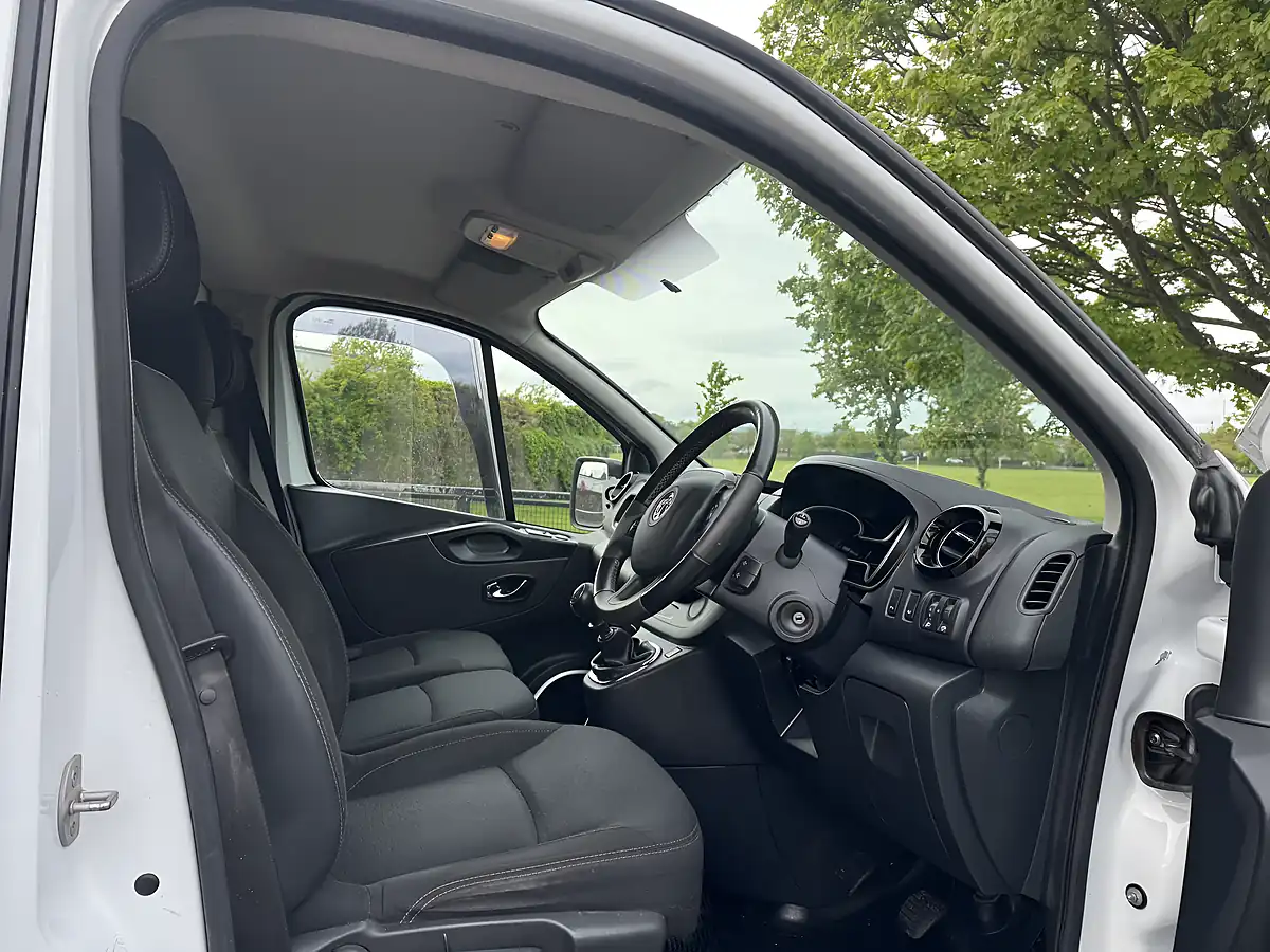 Used 2018 Vauxhall Vivaro Sportive White - Interior and Exterior details 16