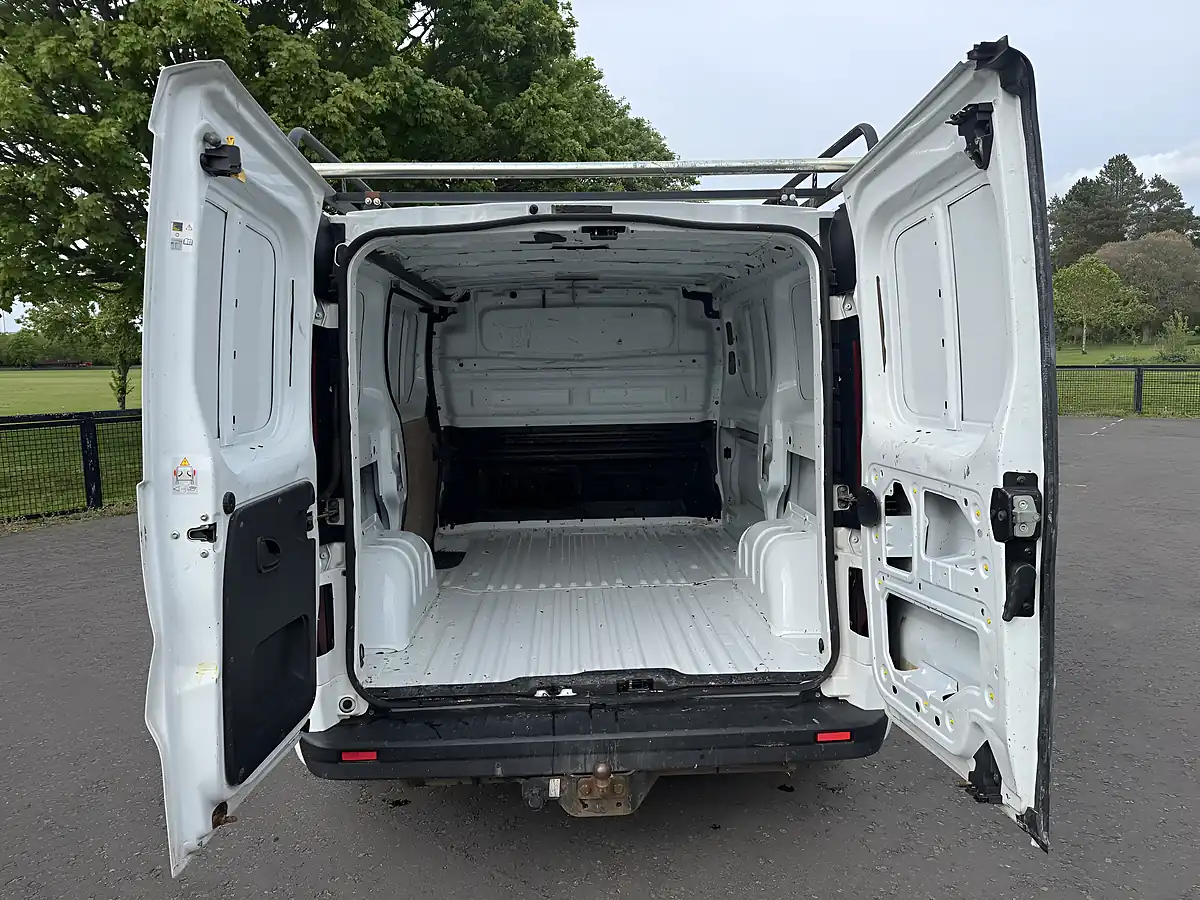 Used 2018 Vauxhall Vivaro Sportive White - Interior and Exterior details 9