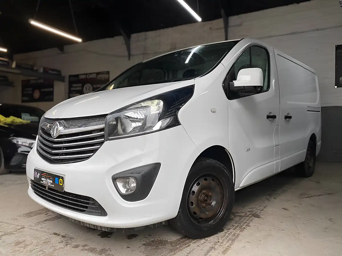 Used 2018 Vauxhall Vivaro Sportive White - Interior and Exterior details 3