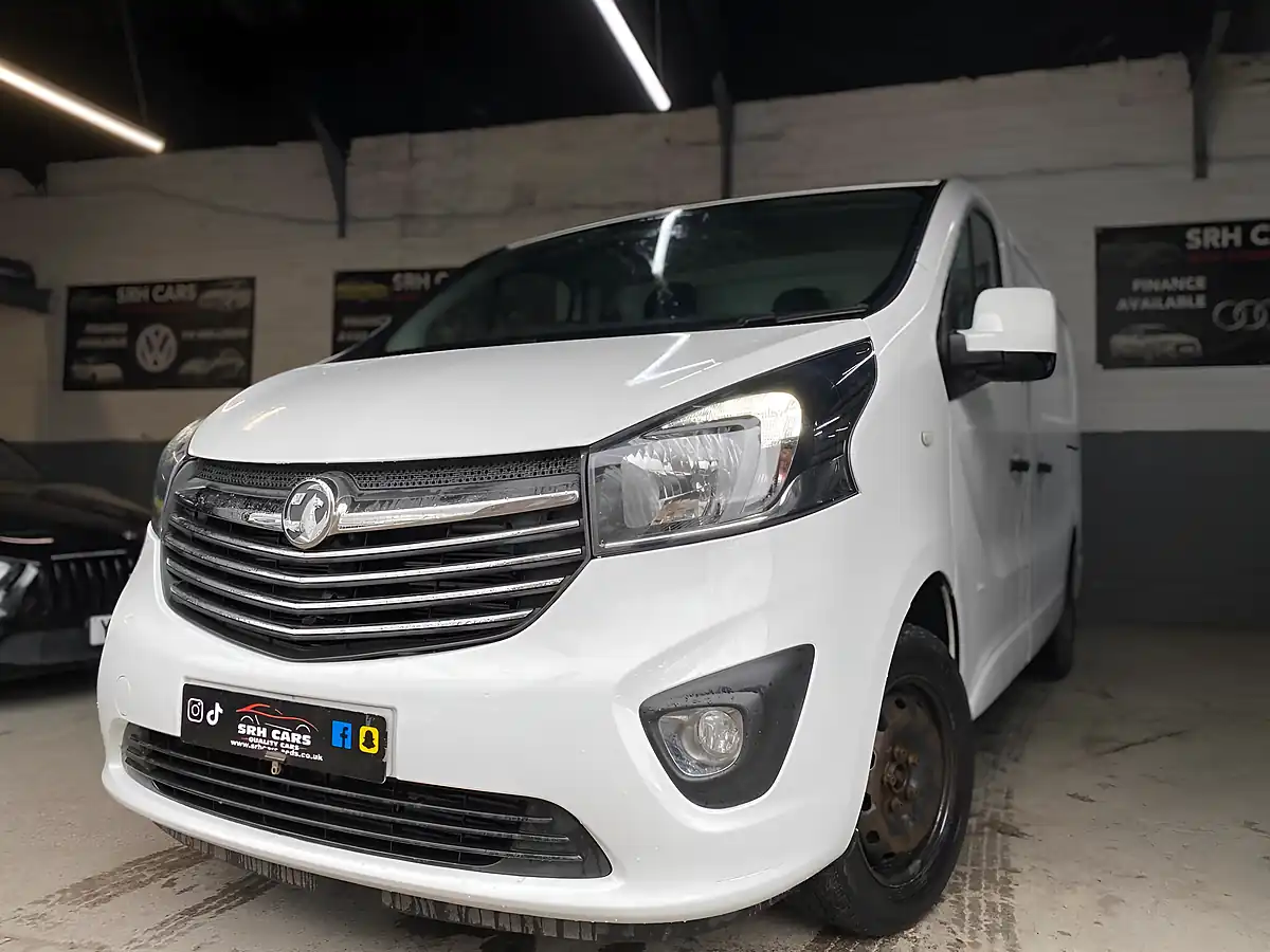 Used 2018 Vauxhall Vivaro Sportive White - Interior and Exterior details 8