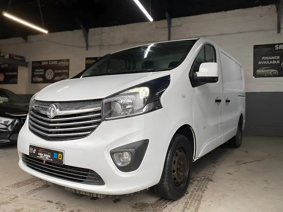 Used 2018 Vauxhall Vivaro Sportive White - Interior and Exterior details 9