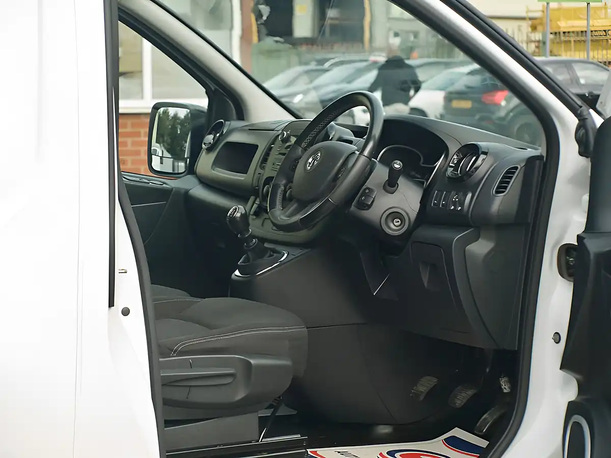 Used 2018 Vauxhall Vivaro Sportive White - Interior and Exterior details 13