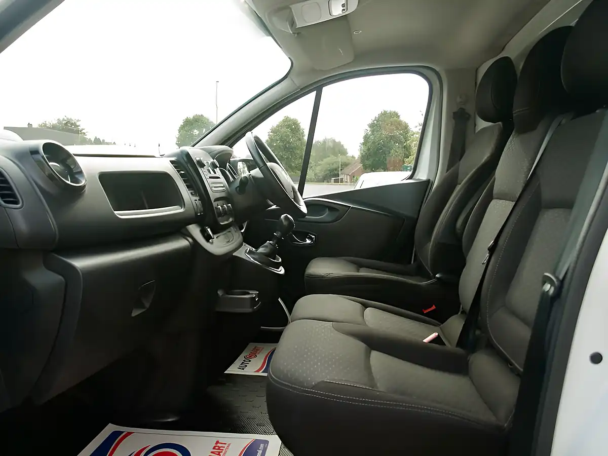 Used 2018 Vauxhall Vivaro Sportive White - Interior and Exterior details 15