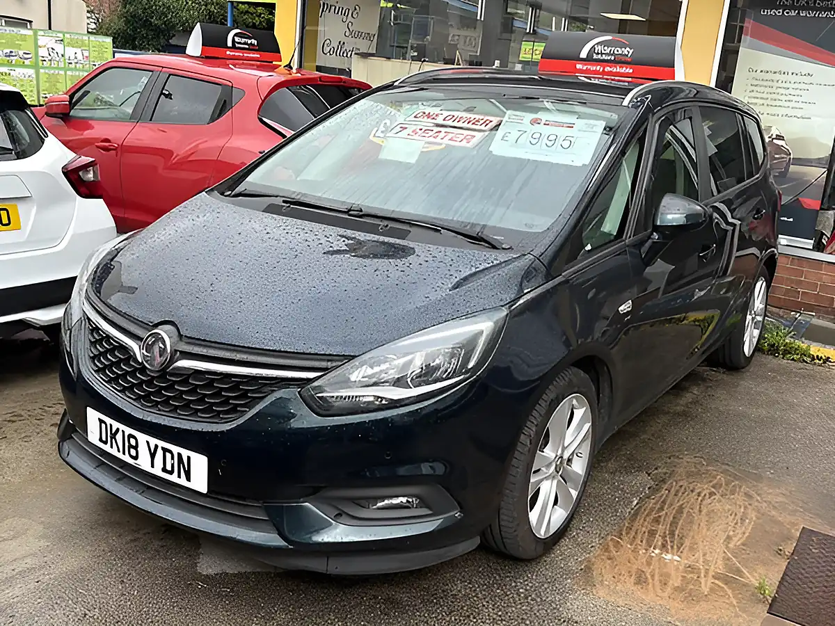 Used 2018 Vauxhall Zafira Tourer Sri Nav Green - Interior and Exterior details 3