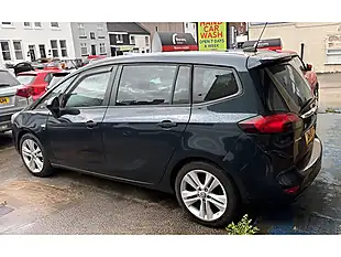 Used 2018 Vauxhall Zafira Tourer Sri Nav Green - Interior and Exterior details 4