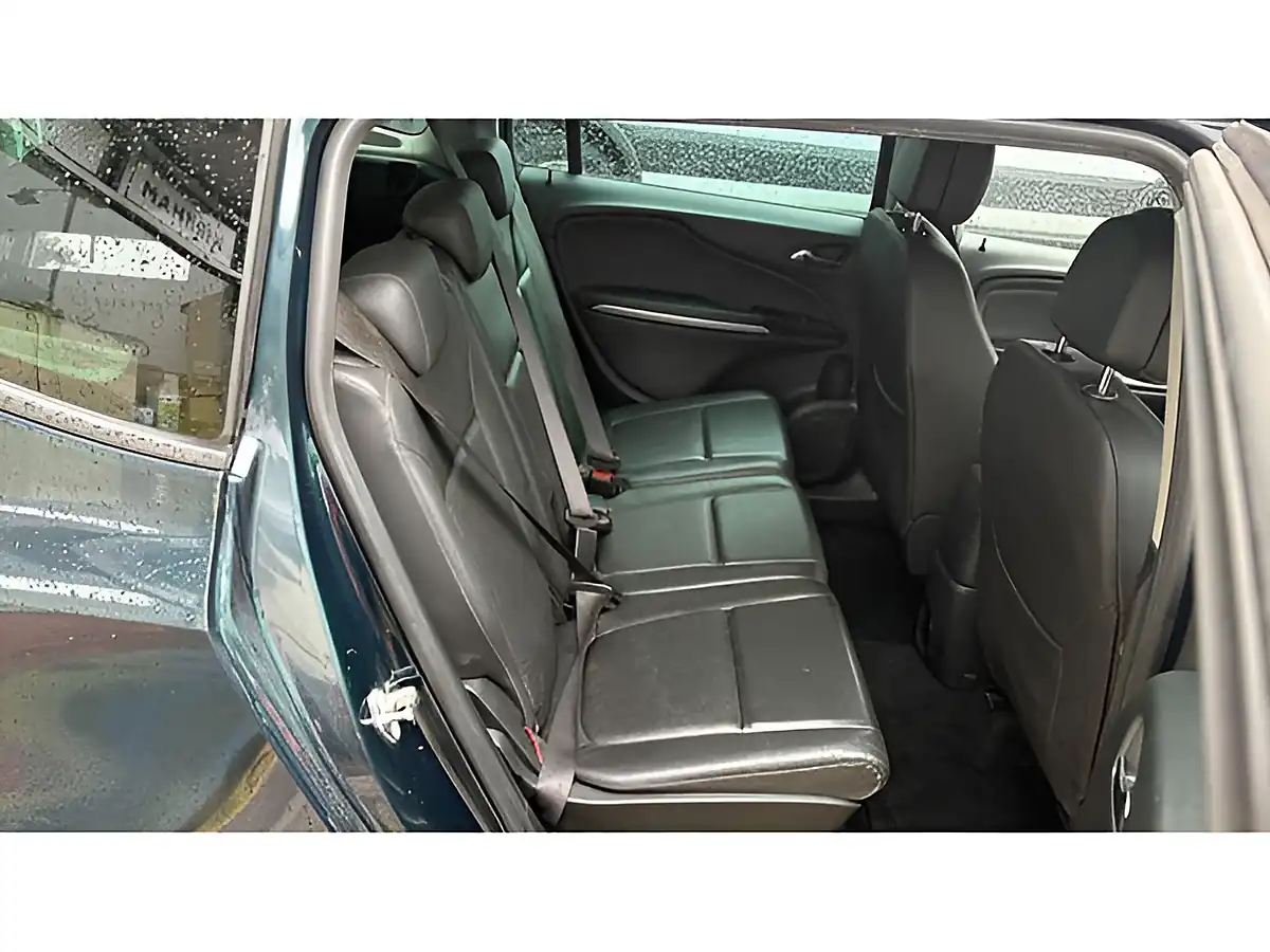 Used 2018 Vauxhall Zafira Tourer Sri Nav Green - Interior and Exterior details 9