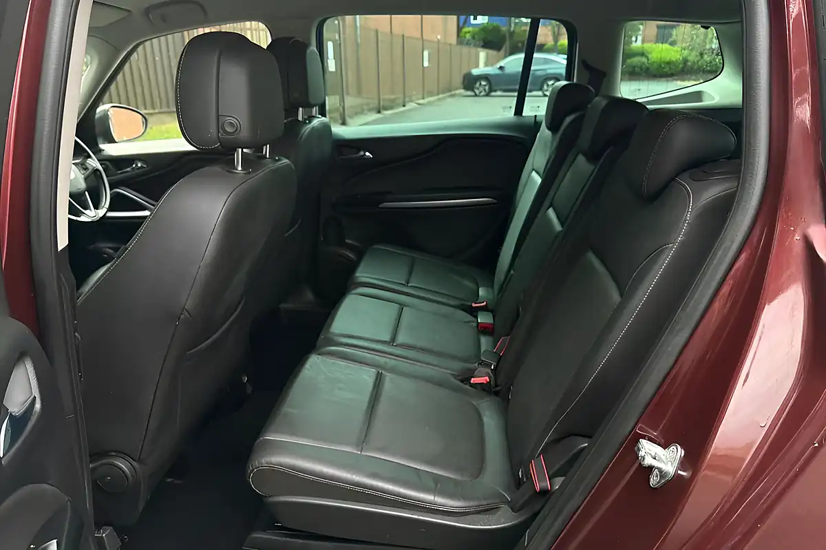 Used 2018 Vauxhall Zafira Tourer Sri Nav Red - Interior and Exterior details 13