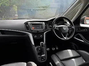 Used 2018 Vauxhall Zafira Tourer Sri Nav Red - Interior and Exterior details 16