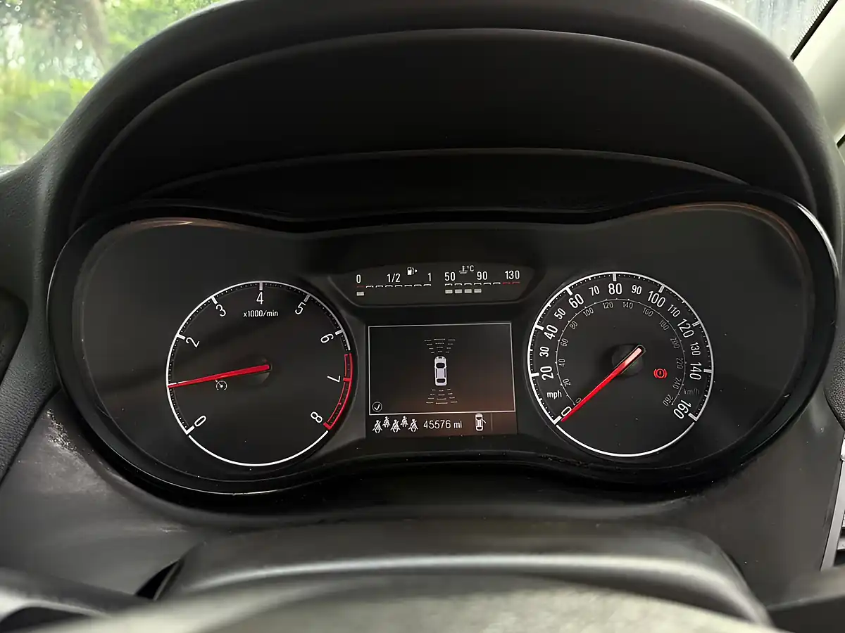 Used 2018 Vauxhall Zafira Tourer Sri Nav Red - Interior and Exterior details 19