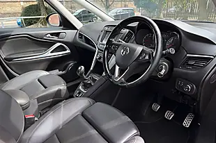 Used 2018 Vauxhall Zafira Tourer Sri Nav Red - Interior and Exterior details 2