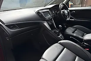 Used 2018 Vauxhall Zafira Tourer Sri Nav Red - Interior and Exterior details 4