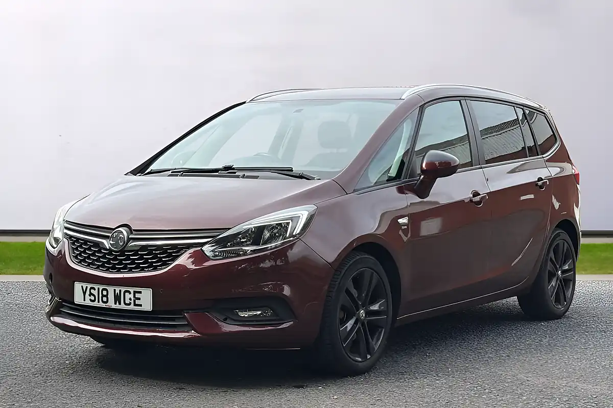Used 2018 Vauxhall Zafira Tourer Sri Nav Red - Interior and Exterior details 5