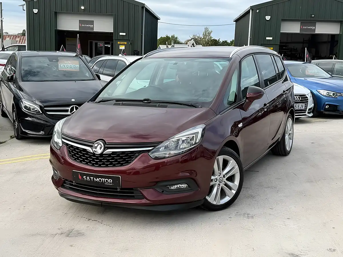 Used 2018 Vauxhall Zafira Tourer Sri Nav Red - Interior and Exterior details 10