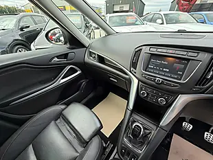 Used 2018 Vauxhall Zafira Tourer Sri Nav Red - Interior and Exterior details 12