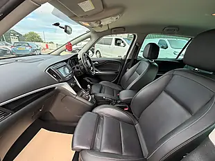 Used 2018 Vauxhall Zafira Tourer Sri Nav Red - Interior and Exterior details 19
