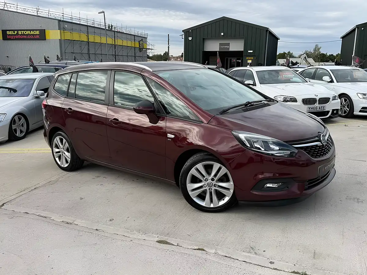 Used 2018 Vauxhall Zafira Tourer Sri Nav Red - Interior and Exterior details 5