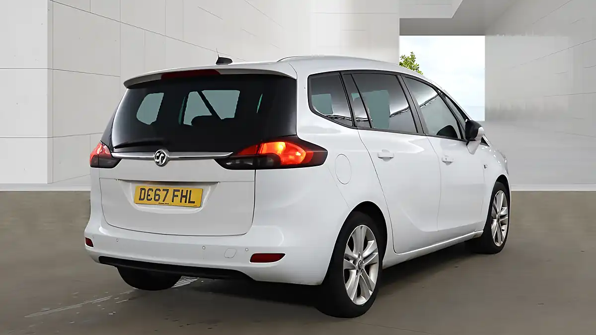 Used 2018 Vauxhall Zafira Tourer Sri Nav White - Interior and Exterior details 4