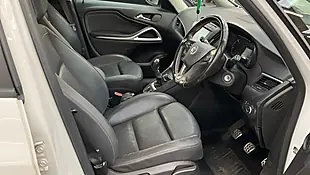 Used 2018 Vauxhall Zafira Tourer Sri Nav White - Interior and Exterior details 5