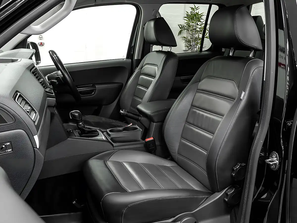 Used 2018 Volkswagen Amarok Highline Deep Black - Interior and Exterior details 13