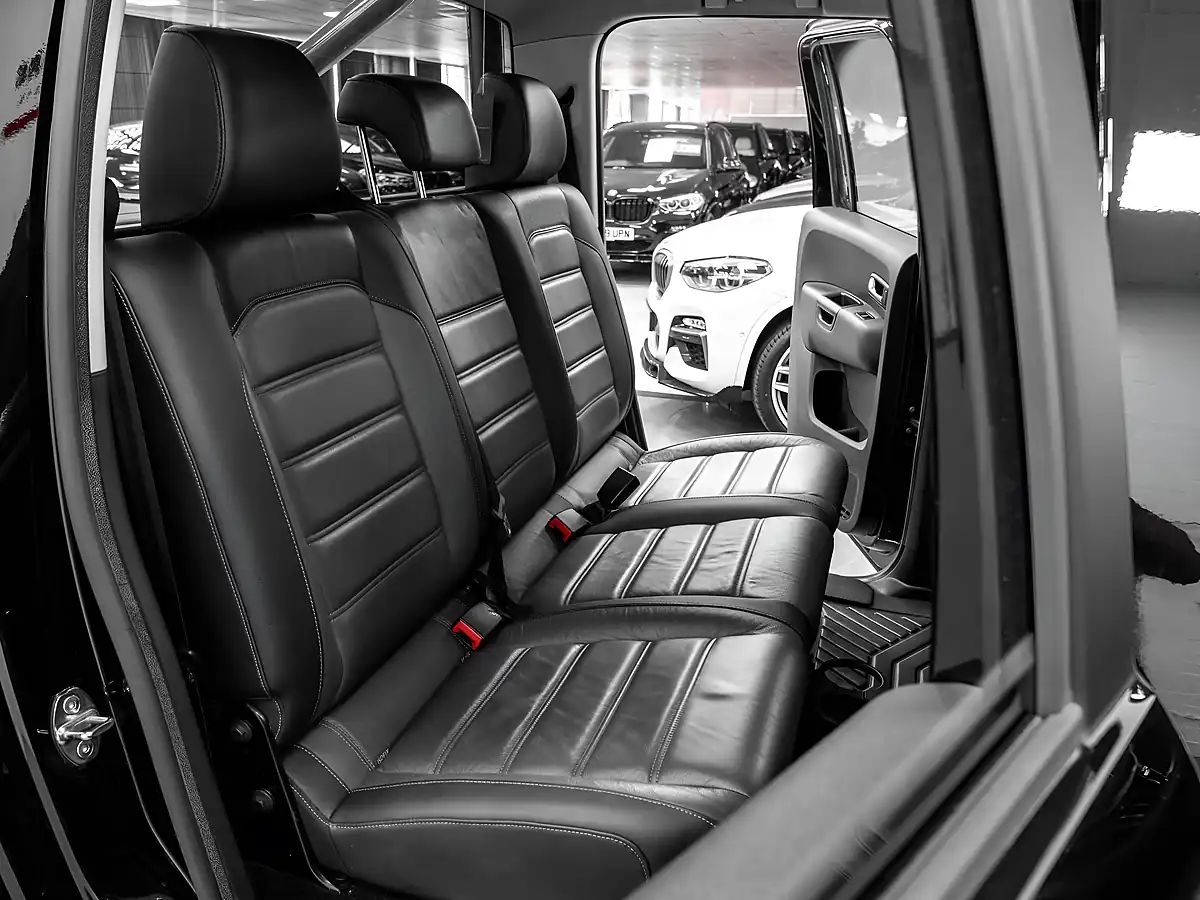 Used 2018 Volkswagen Amarok Highline Deep Black - Interior and Exterior details 14