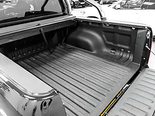 Used 2018 Volkswagen Amarok Highline Deep Black - Interior and Exterior details 15