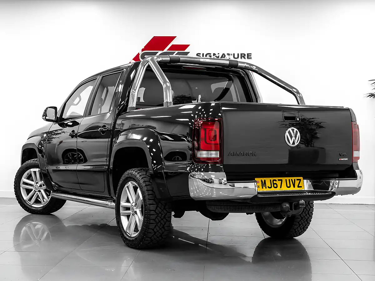 Used 2018 Volkswagen Amarok Highline Deep Black - Interior and Exterior details 4