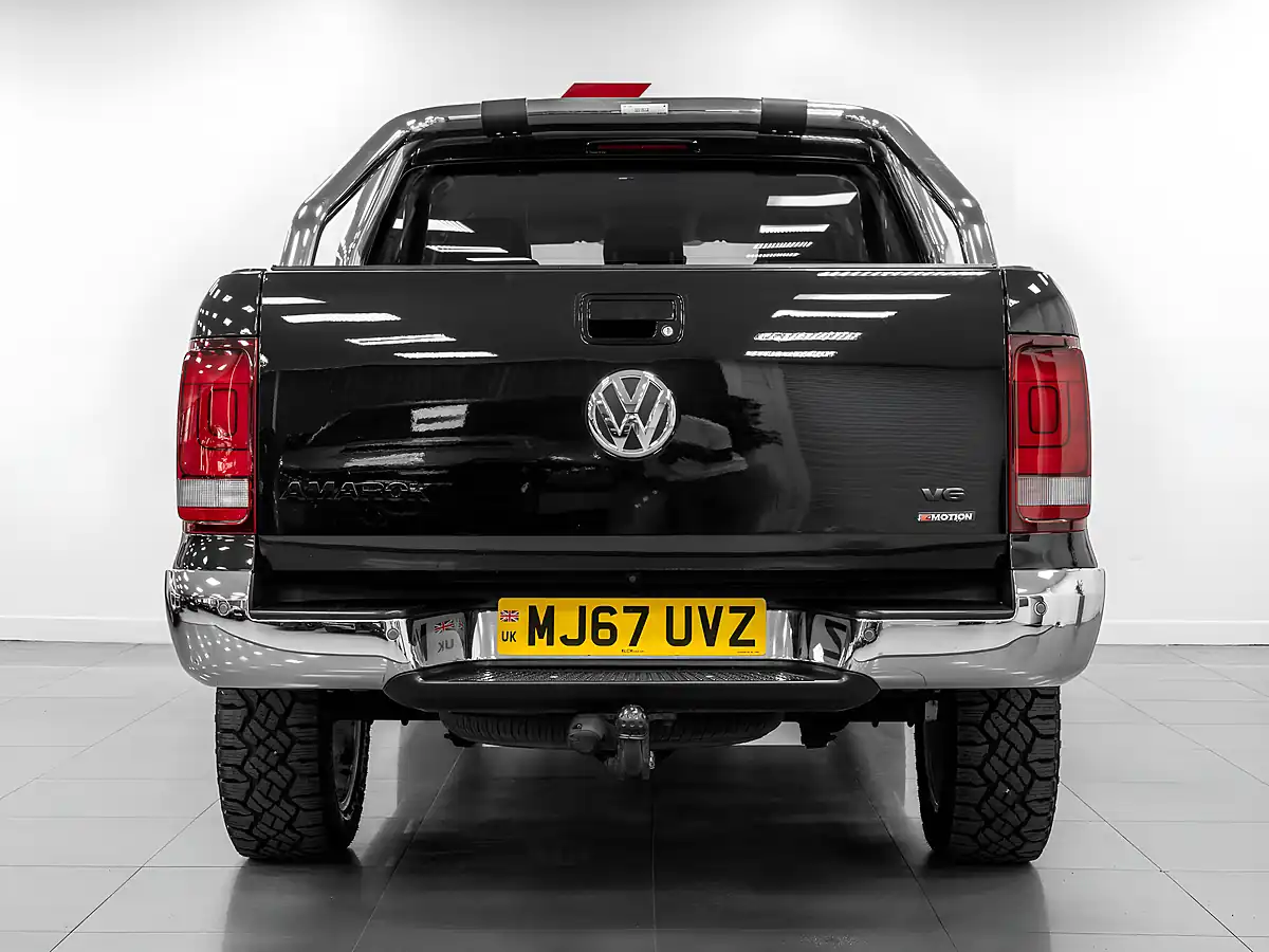 Used 2018 Volkswagen Amarok Highline Deep Black - Interior and Exterior details 6