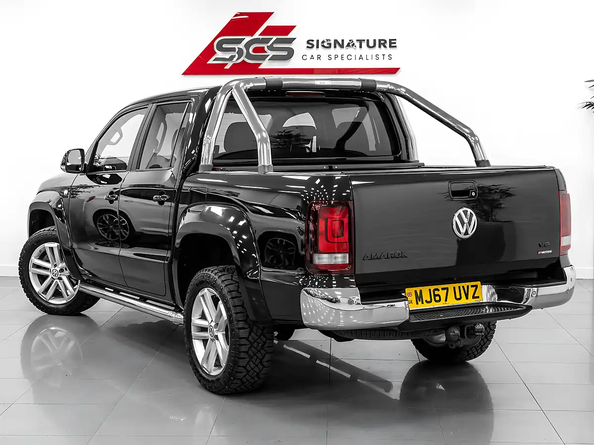 Used 2018 Volkswagen Amarok Highline Deep Black - Interior and Exterior details 8