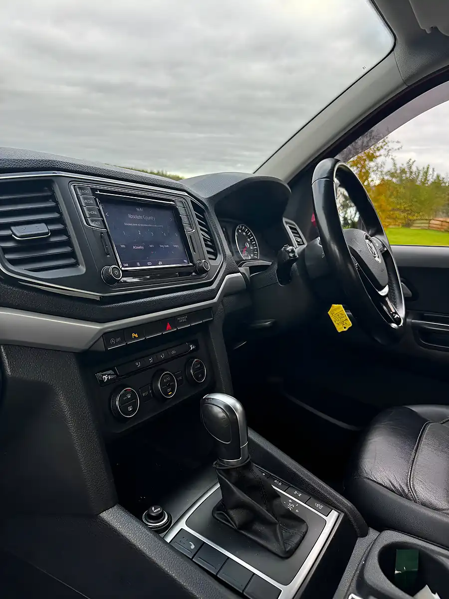 Used 2018 Volkswagen Amarok Highline Red - Interior and Exterior details 15