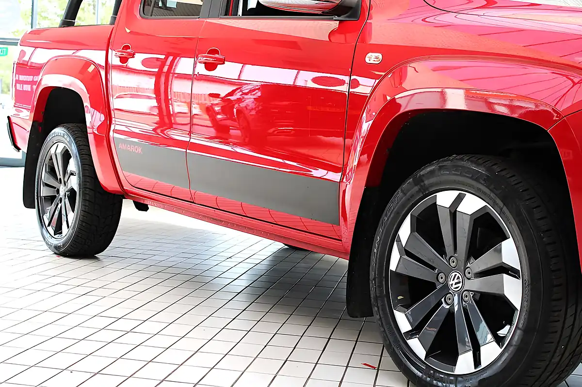 Used 2018 Volkswagen Amarok Highline Tornado Red - Interior and Exterior details 10