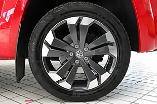 Used 2018 Volkswagen Amarok Highline Tornado Red - Interior and Exterior details 11