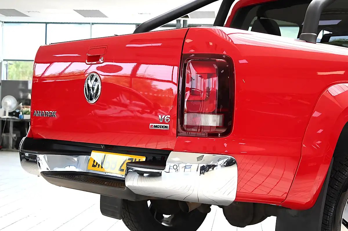 Used 2018 Volkswagen Amarok Highline Tornado Red - Interior and Exterior details 13