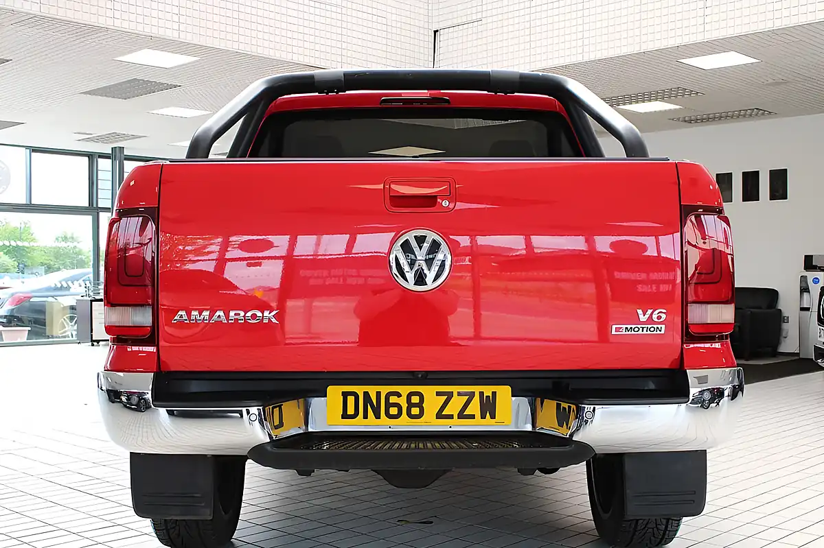 Used 2018 Volkswagen Amarok Highline Tornado Red - Interior and Exterior details 15