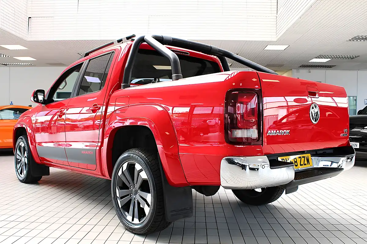 Used 2018 Volkswagen Amarok Highline Tornado Red - Interior and Exterior details 17