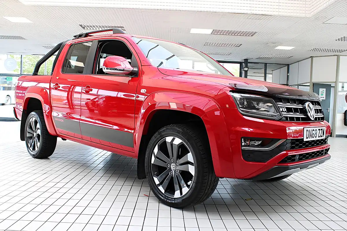 Used 2018 Volkswagen Amarok Highline Tornado Red - Interior and Exterior details 9