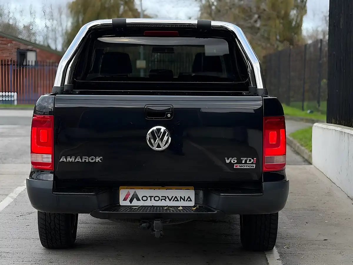 Used 2018 Volkswagen Amarok Trendline Black - Interior and Exterior details 11