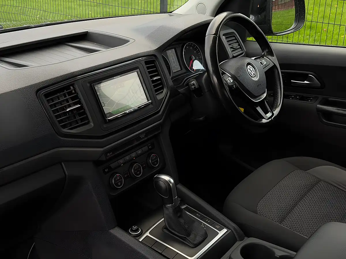 Used 2018 Volkswagen Amarok Trendline Black - Interior and Exterior details 14