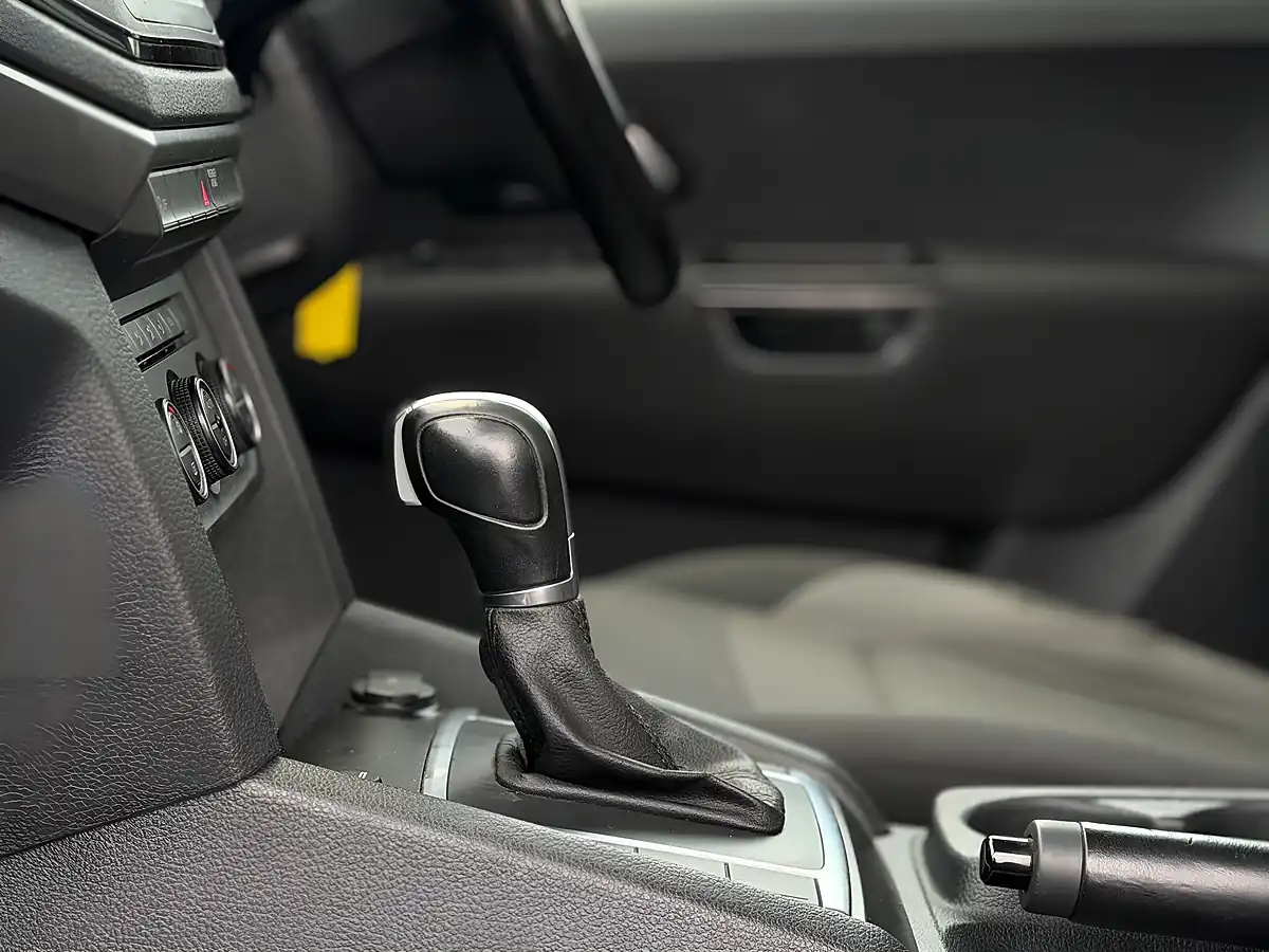 Used 2018 Volkswagen Amarok Trendline Black - Interior and Exterior details 15