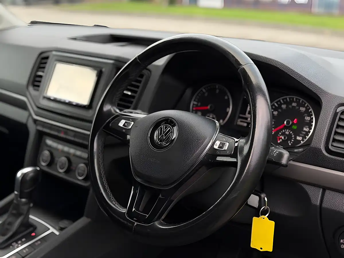 Used 2018 Volkswagen Amarok Trendline Black - Interior and Exterior details 17