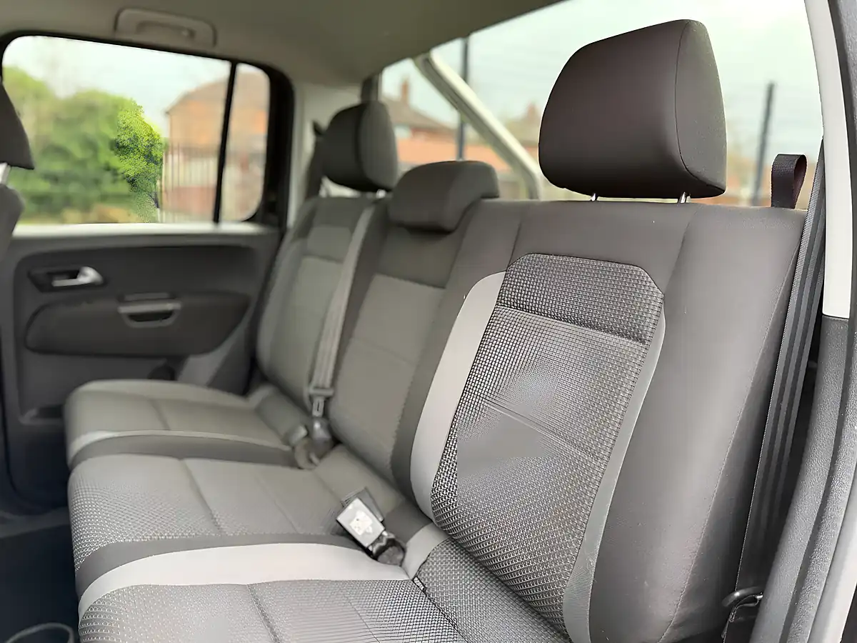 Used 2018 Volkswagen Amarok Trendline Black - Interior and Exterior details 18