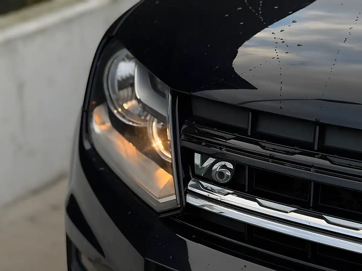 Used 2018 Volkswagen Amarok Trendline Black - Interior and Exterior details 19