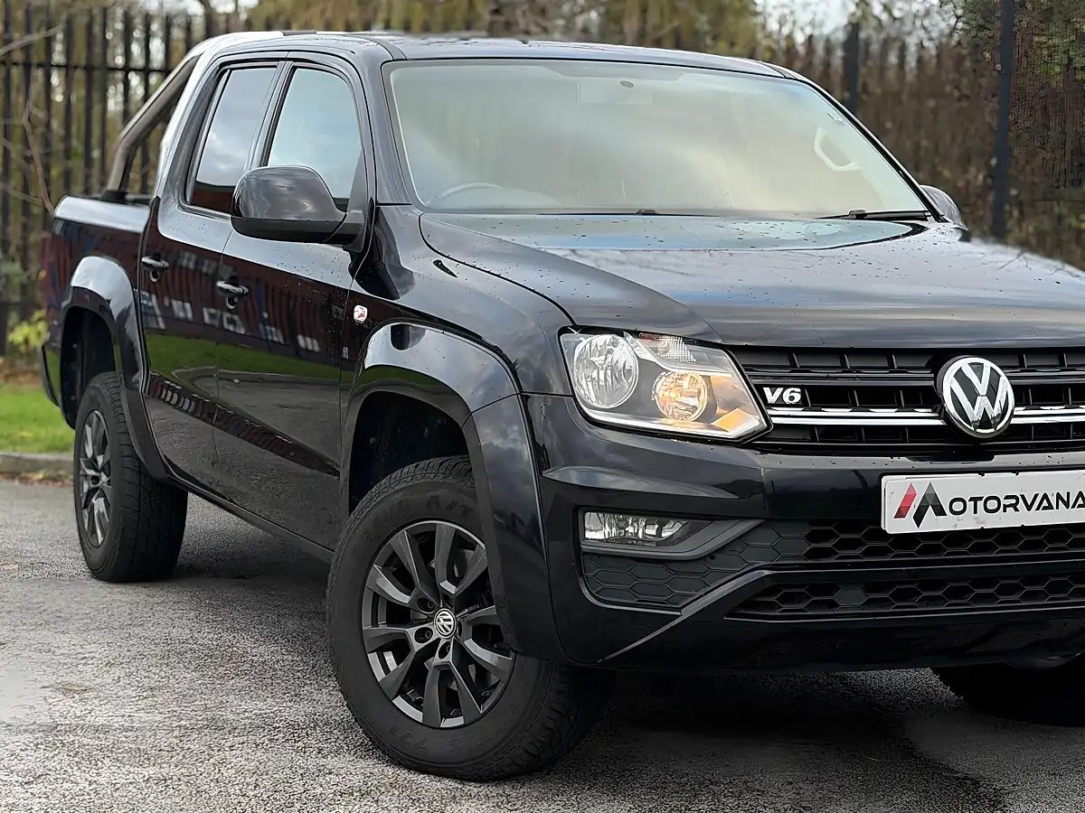 Used 2018 Volkswagen Amarok Trendline Black - Interior and Exterior details 5