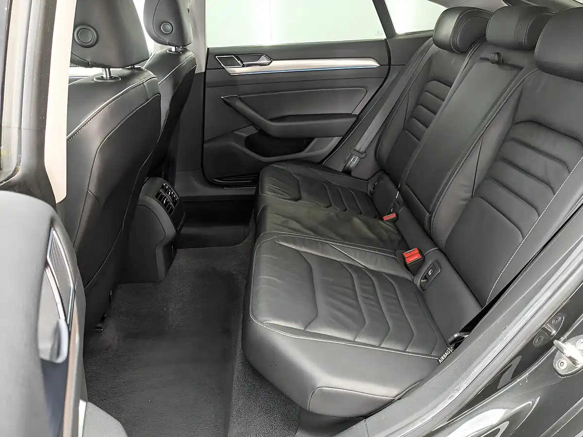 Used 2018 Volkswagen Arteon Elegance Manganese Grey - Interior and Exterior details 11
