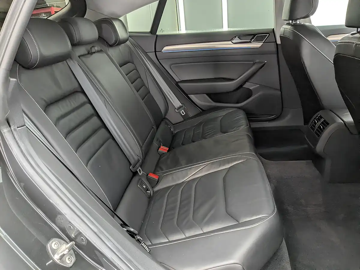 Used 2018 Volkswagen Arteon Elegance Manganese Grey - Interior and Exterior details 12