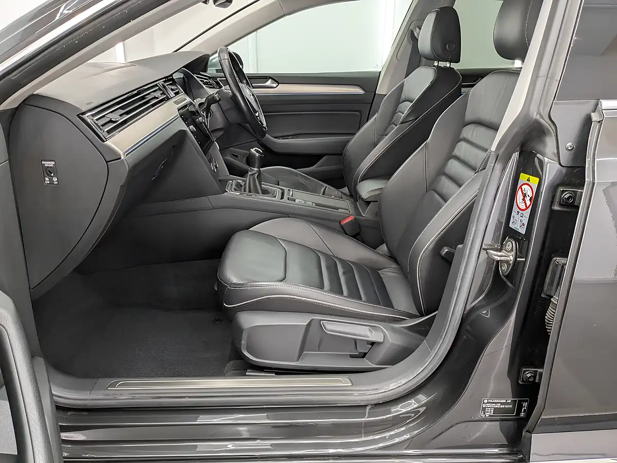 Used 2018 Volkswagen Arteon Elegance Manganese Grey - Interior and Exterior details 15