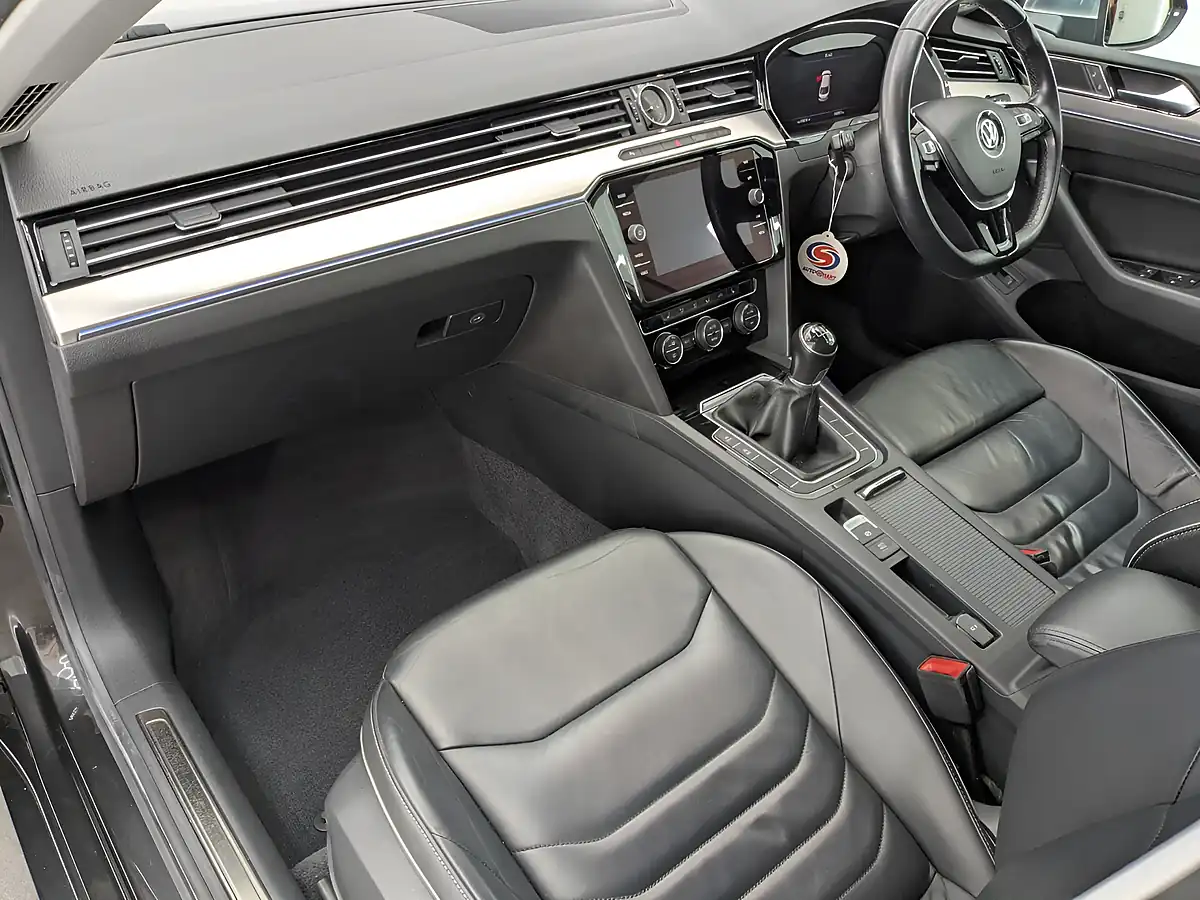 Used 2018 Volkswagen Arteon Elegance Manganese Grey - Interior and Exterior details 16