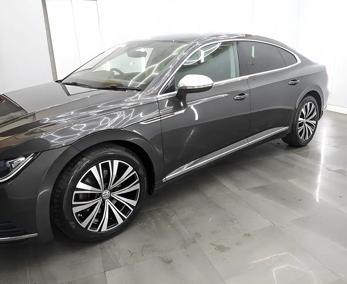 Used 2018 Volkswagen Arteon Elegance Manganese Grey - Interior and Exterior details 3