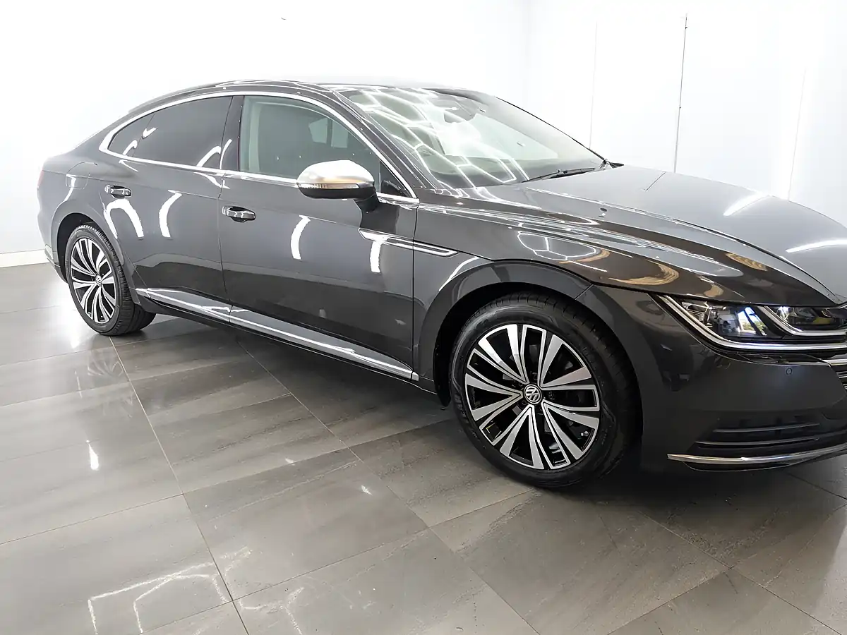 Used 2018 Volkswagen Arteon Elegance Manganese Grey - Interior and Exterior details 5