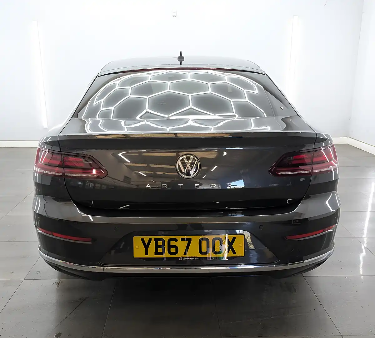 Used 2018 Volkswagen Arteon Elegance Manganese Grey - Interior and Exterior details 7