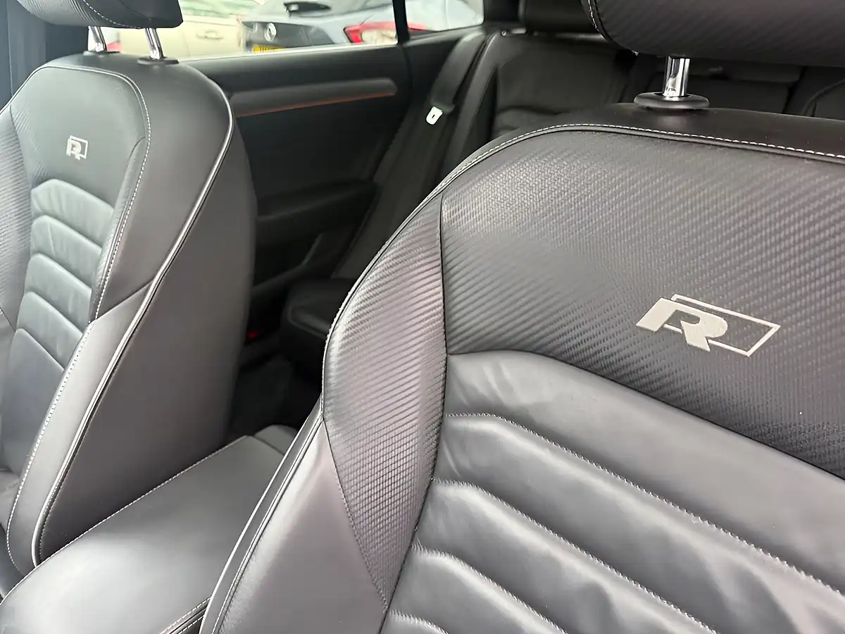 Used 2018 Volkswagen Arteon R-Line Atlantic Blue - Interior and Exterior details 17